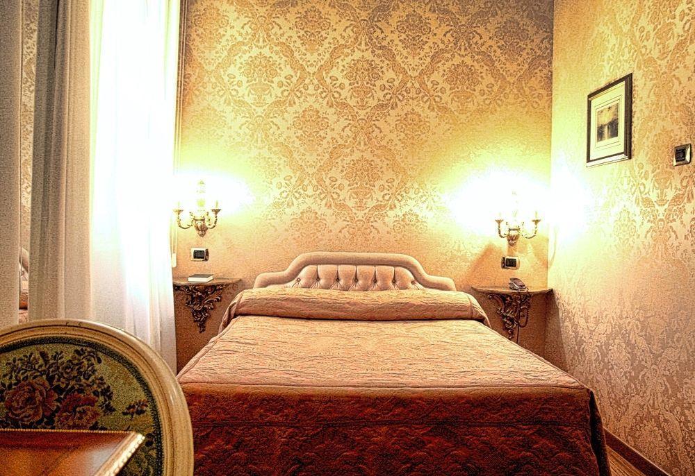 Hotel Des Epoques Rome Exterior photo